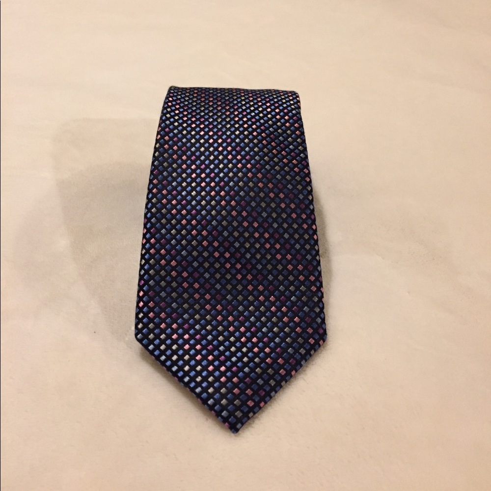 Shiny xmi platinum tie